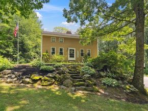 57 Sassawanna Rd, Rutland MA 01543