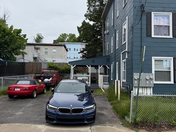40 Edwards St, Fitchburg MA 01420