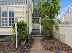 20 Hemenway Ct, Malden MA 02148
