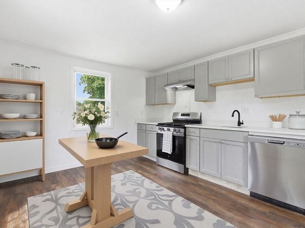 20 Hemenway Ct, Malden MA 02148