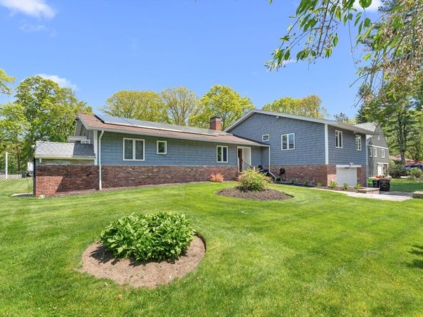 59 Briarcliff Rd, Brockton MA 02301