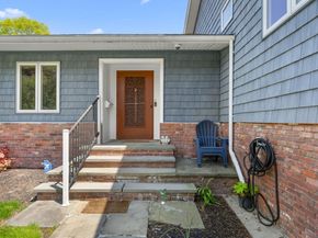 59 Briarcliff Rd, Brockton MA 02301