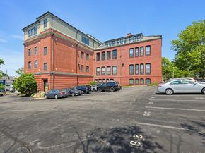 72 Ashland St 410, Malden MA 02148