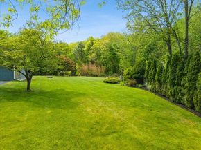 14 Fieldstone Ter, West Bridgewater MA 02379