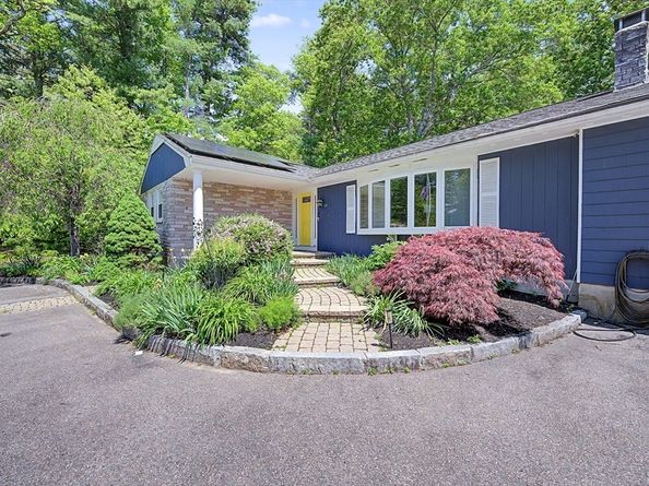 10 Fleetwood Drive, Norfolk MA 02056