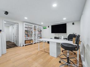 10 Fleetwood Drive, Norfolk MA 02056