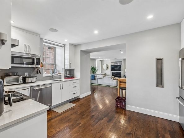 225 Dorchester Street 27, Boston MA 02127