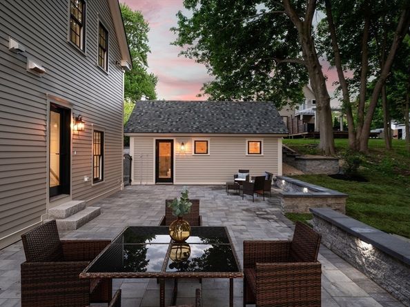 1 Stanley Ave, Newburyport MA 01950