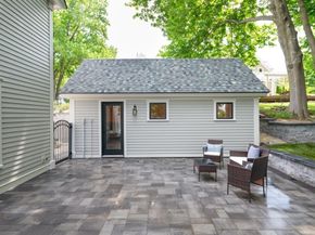 1 Stanley Ave, Newburyport MA 01950