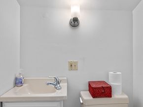 15 River St, Salem MA 01970