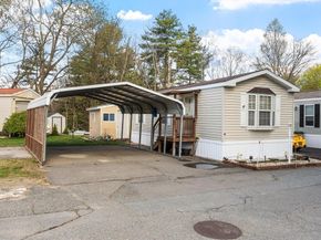 1237 Central St, Leominster MA 01453