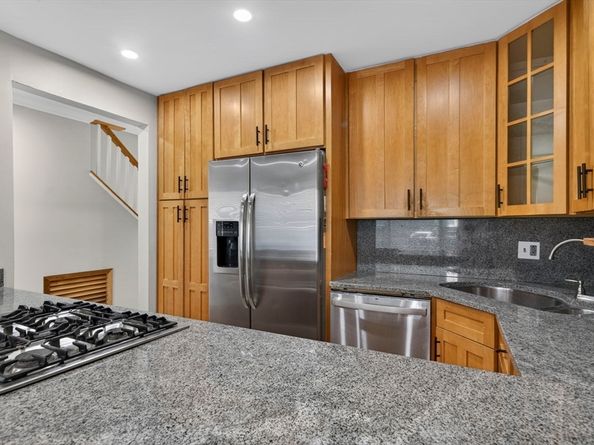 26 Breakwater Dr 26, Chelsea MA 02150