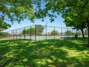 26 Breakwater Dr 26, Chelsea MA 02150