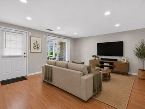 26 Breakwater Dr 26, Chelsea MA 02150