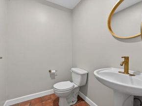 26 Breakwater Dr 26, Chelsea MA 02150