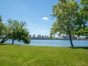 26 Breakwater Dr 26, Chelsea MA 02150
