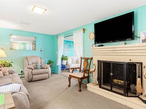 15 Barnes Circle, Salem MA 01970