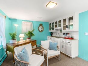 15 Barnes Circle, Salem MA 01970