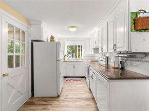 15 Barnes Circle, Salem MA 01970
