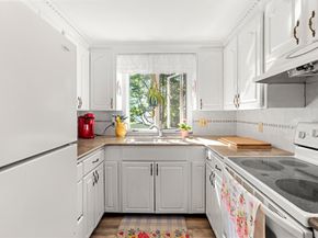 15 Barnes Circle, Salem MA 01970