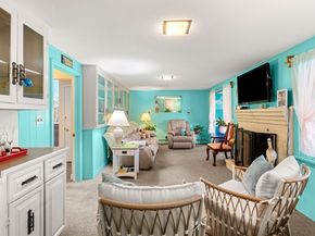 15 Barnes Circle, Salem MA 01970