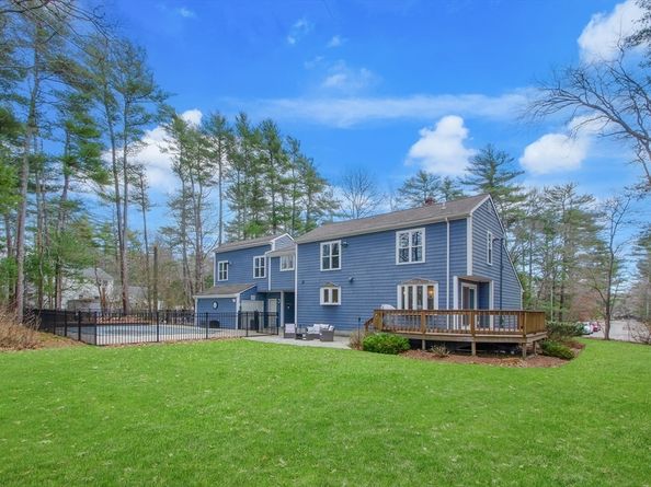 4 Pocohontas Way, Mattapoisett MA 02739