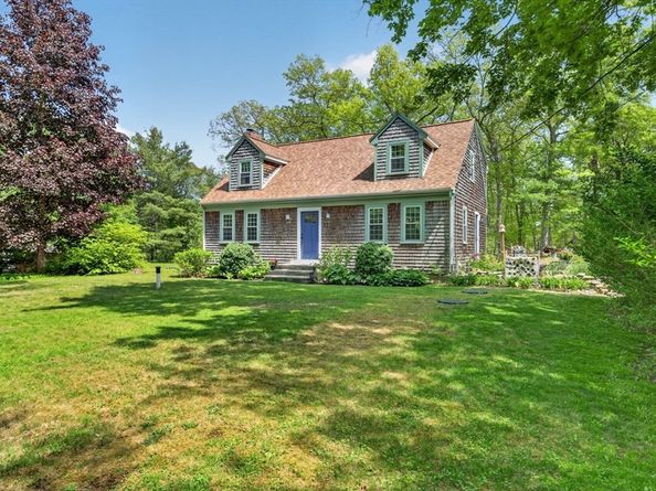 55 Lake Rd, Canton MA 02021