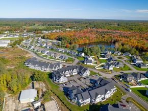 80 Lebaron Blvd 4, Lakeville MA 02347