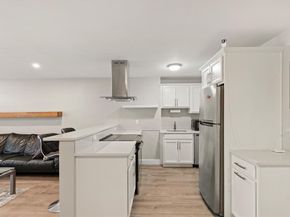 26 W Wyoming Avenue 2D, Melrose MA 02176