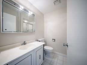 1002 Paradise Rd PHE, Swampscott MA 01907