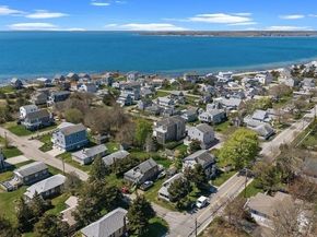 17 Island St, Mattapoisett MA 02739