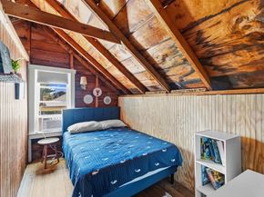 17 Island St, Mattapoisett MA 02739