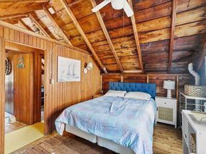 17 Island St, Mattapoisett MA 02739