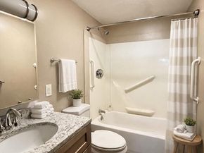 49 Spencer Rd 16H, Boxborough MA 01719