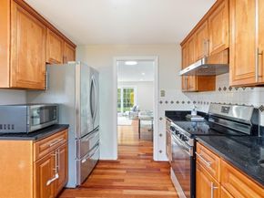 13 Seaborn Pl 13, Lexington MA 02420