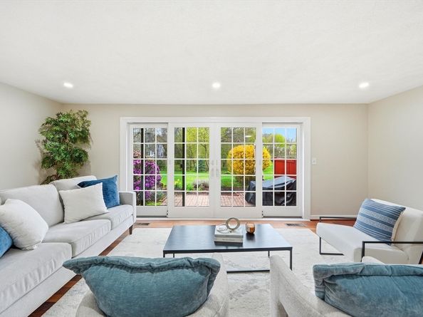 13 Seaborn Pl 13, Lexington MA 02420