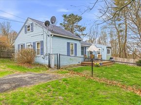 32 Elm Avenue, Holbrook MA 02343