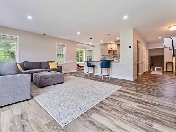 36 N Stone Mill Dr 1224, Dedham MA 02026