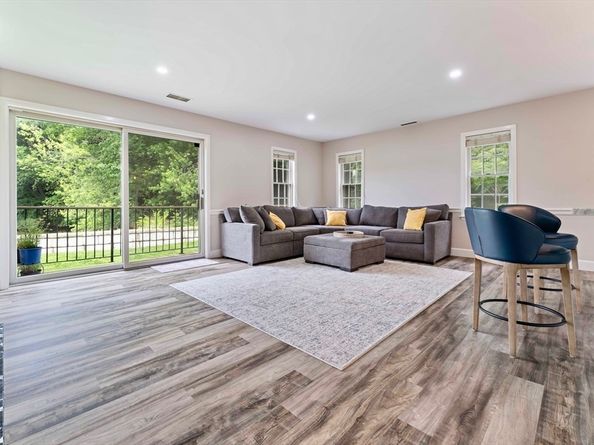36 N Stone Mill Dr 1224, Dedham MA 02026