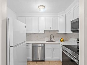 110 Boston Post Rd. E. 8, Marlborough MA 01752