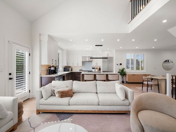 9 Johnson Pl 9, Newton MA 02466