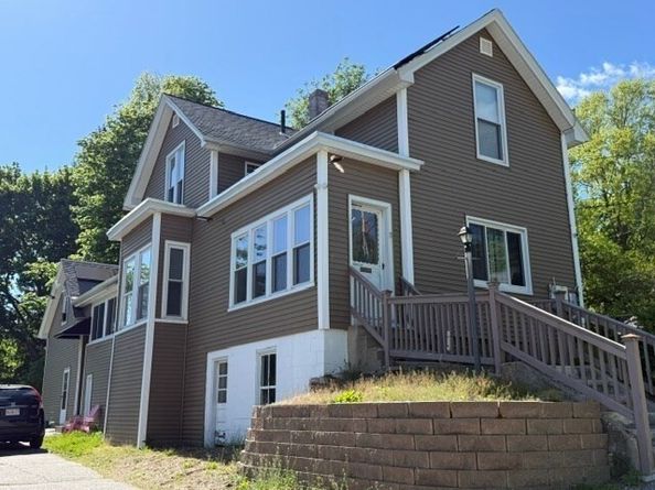 11 Wayne St, Worcester MA 01603