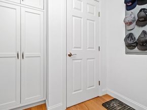 29 Spruce St 23, Waltham MA 02453