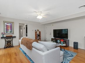 29 Spruce St 23, Waltham MA 02453