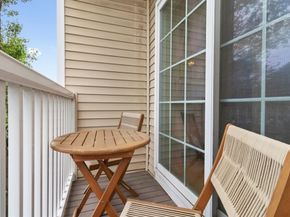 29 Spruce St 23, Waltham MA 02453