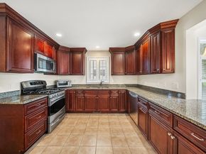 17 Russell Rd, Framingham MA 01702