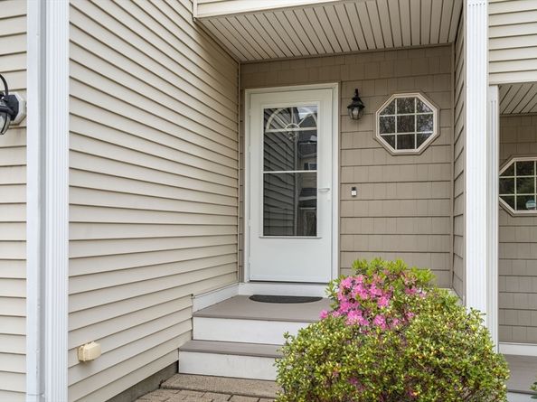 6 Azalea Ln 6, Grafton MA 01519