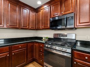 6 Azalea Ln 6, Grafton MA 01519