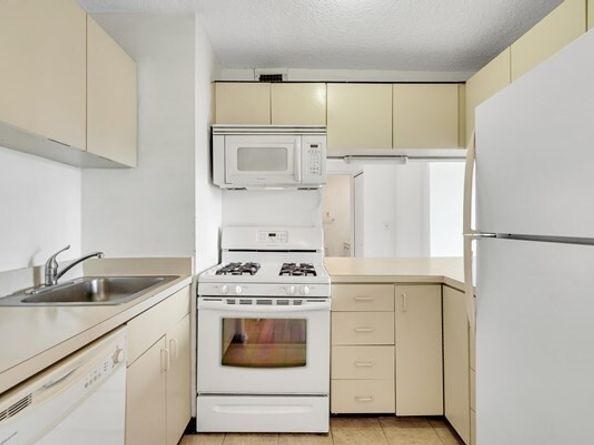 44 Washington St 1103, Brookline MA 02445