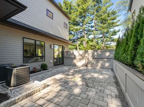 956 Walnut Street 7, Newton MA 02461